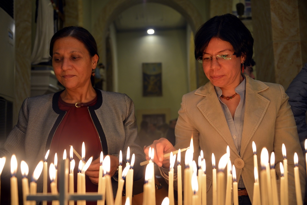 HDP’li Belediye Eş Başkanları’ndan Kilisede yılbaşı kutlaması